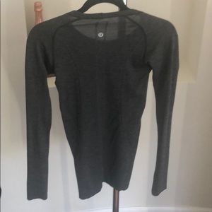 Lululemon workout top